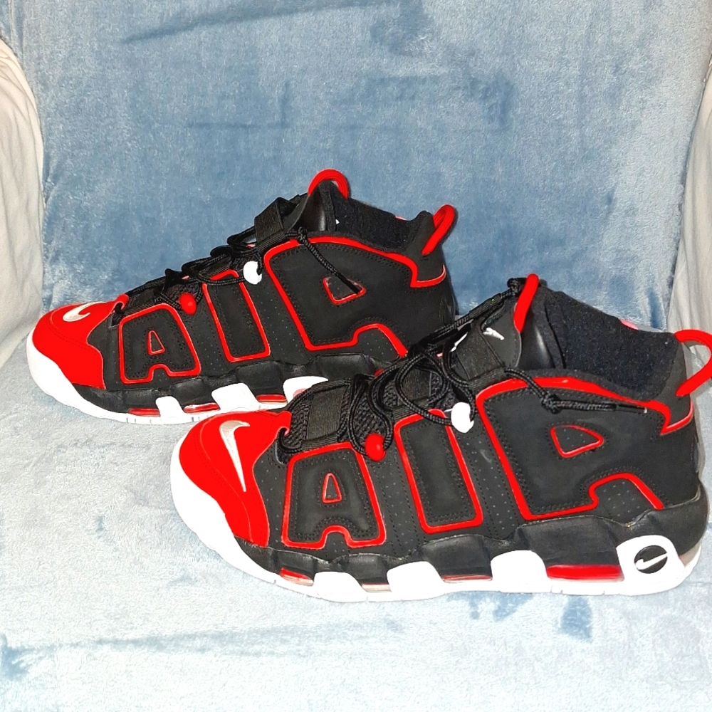 Nike Airmax More Uptempo 'Red Toe'